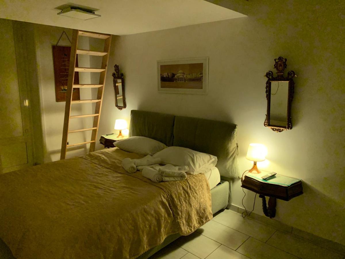La Casa Di Hoby Lejlighed Napoli Eksteriør billede